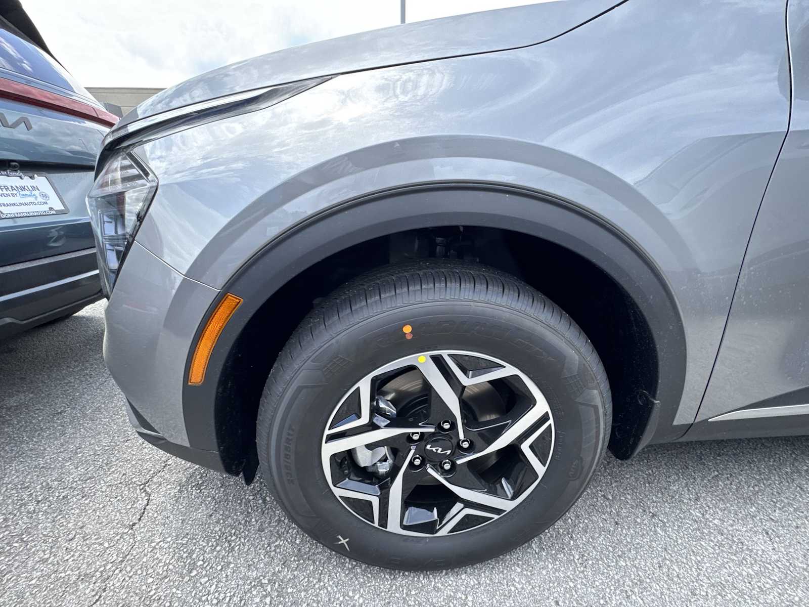 2025 Kia Sportage LX photo 2