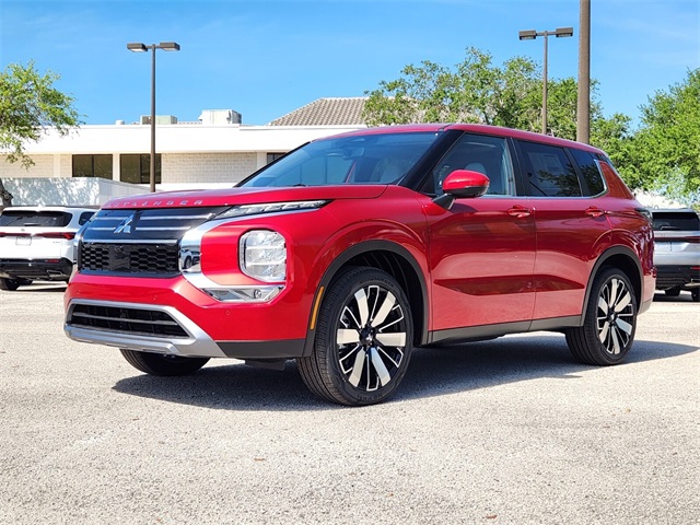 2025 Mitsubishi Outlander SE photo 4