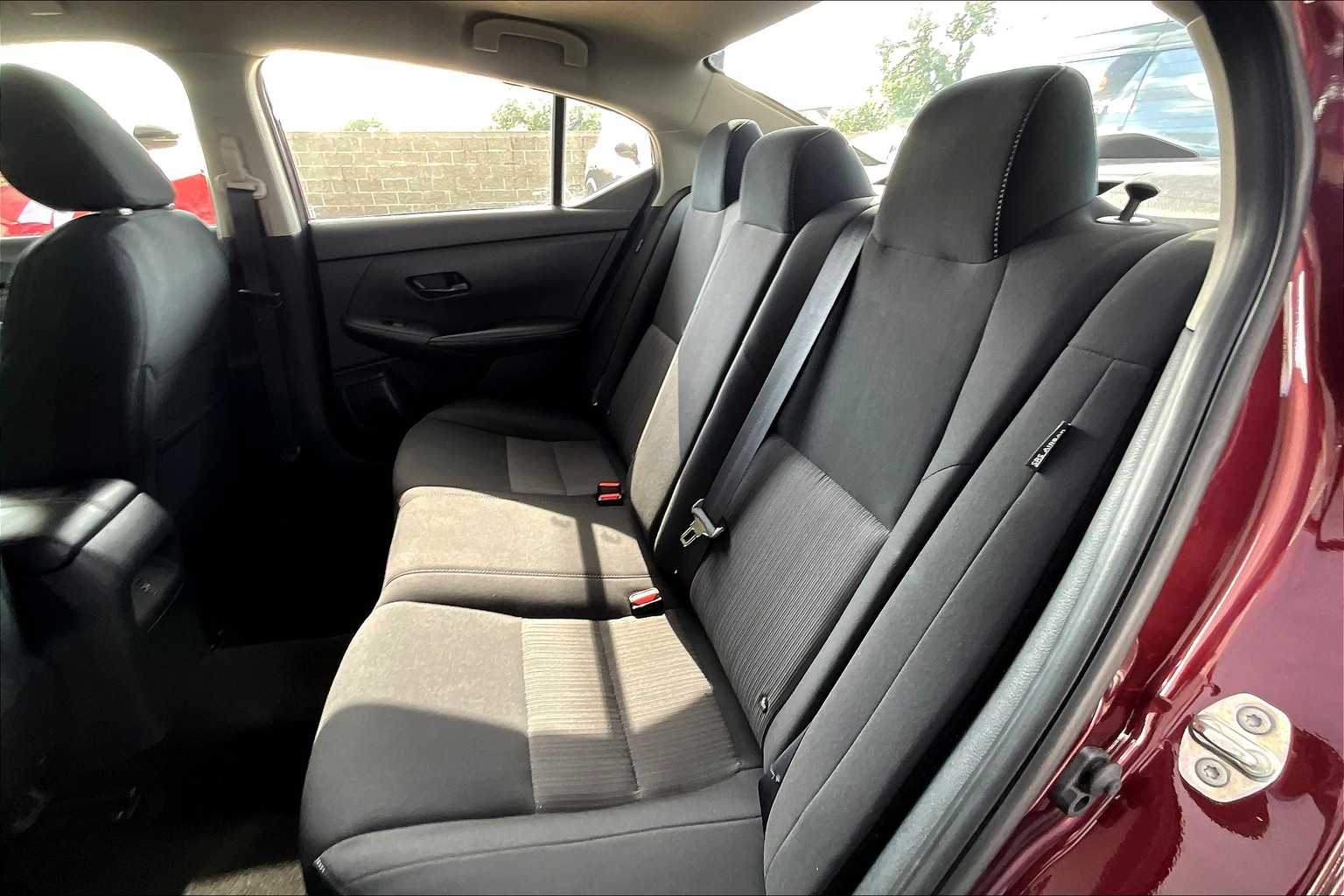 2024 Nissan Sentra SV photo 17