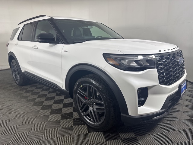 2026 Ford Explorer ST-LINE's photo