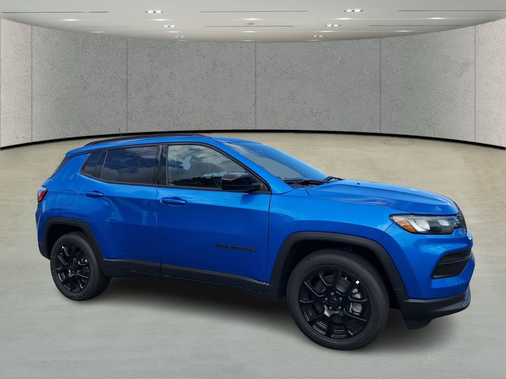 2026 Jeep Compass Latitude photo 3
