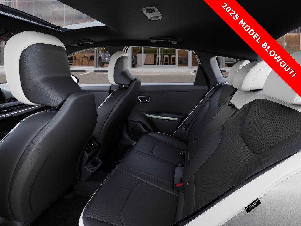 2025 Kia K4 GT-Line Turbo photo 16