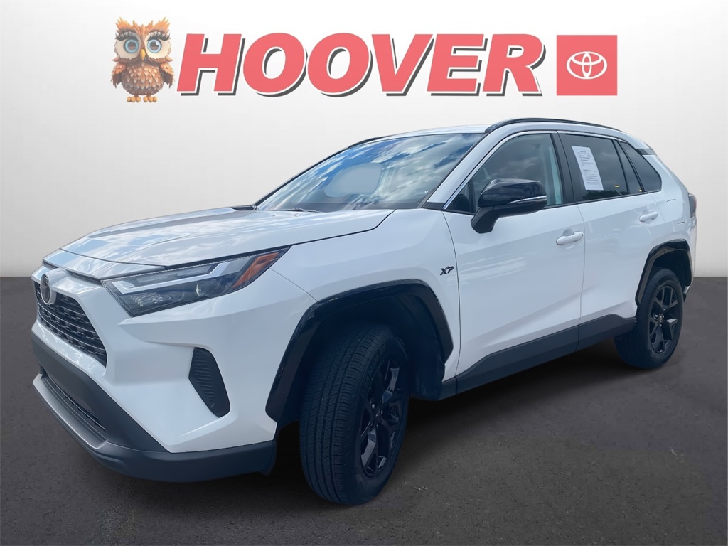 2022 Toyota RAV4 XLE photo 5