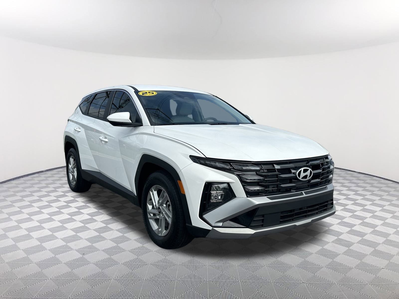 2025 Hyundai Tucson SE photo 3
