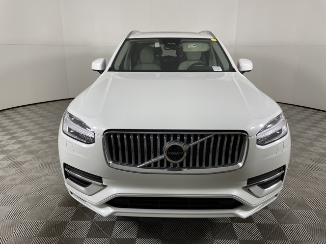 2025 Volvo XC90 T8 AWD Plus photo 4