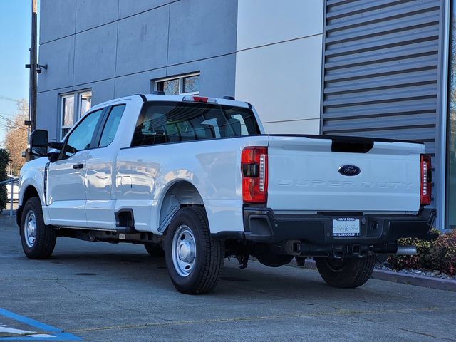 2023 Ford F-350 XL photo 4