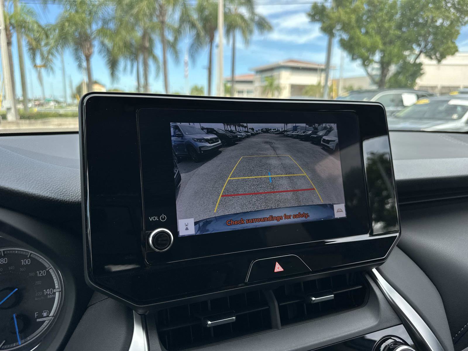 2023 Toyota Venza LE photo 25
