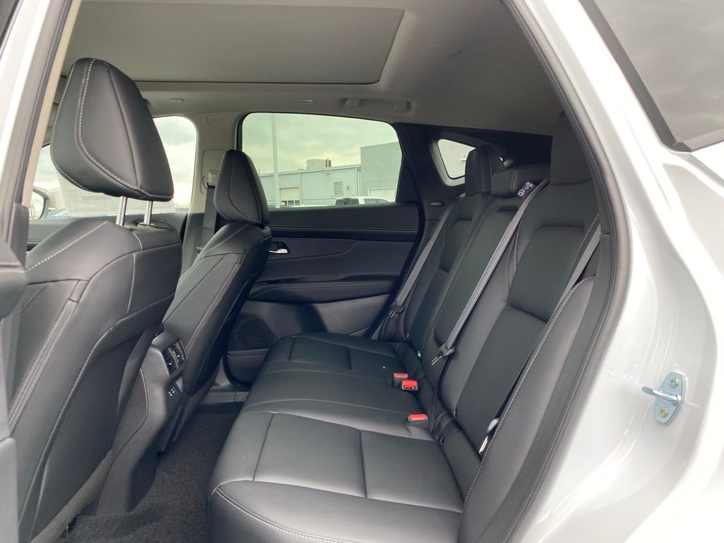 2025 Nissan Murano SL photo 14