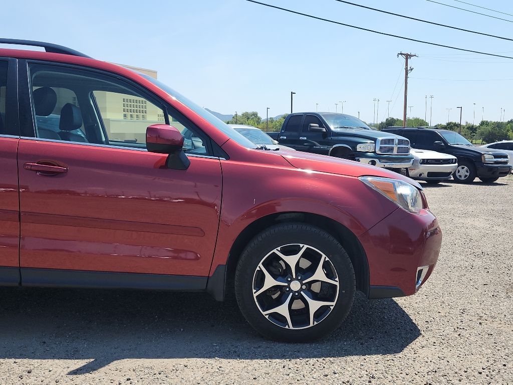2016 Subaru Forester 2.0XT Premium photo 4