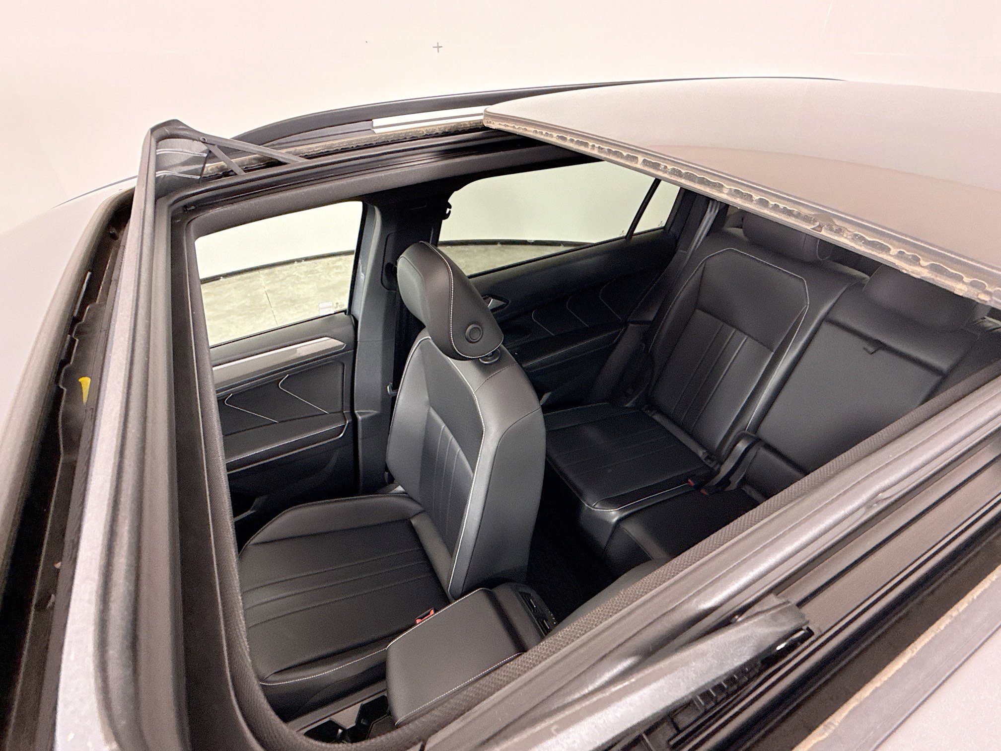 2022 Volkswagen Tiguan SE R-Line Black photo 13