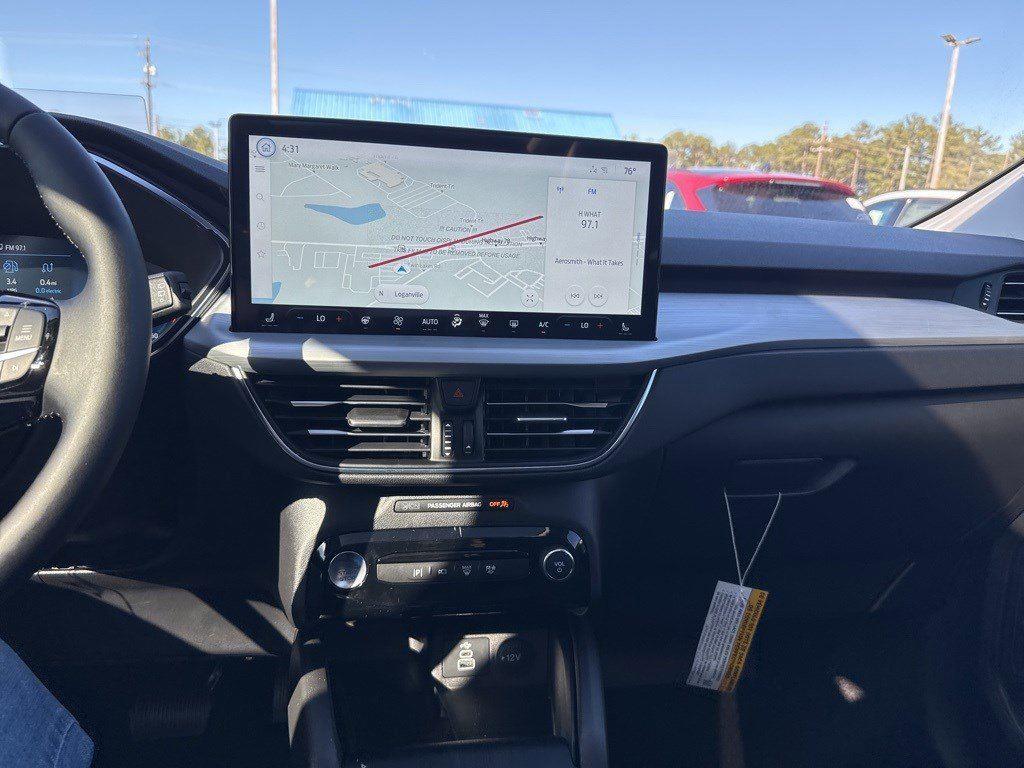 2025 Ford Escape Plug-In Hybrid photo 30