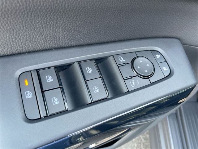 2025 Nissan Pathfinder SV photo 20