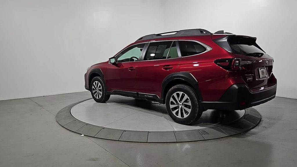 2025 Subaru Outback Premium photo 3