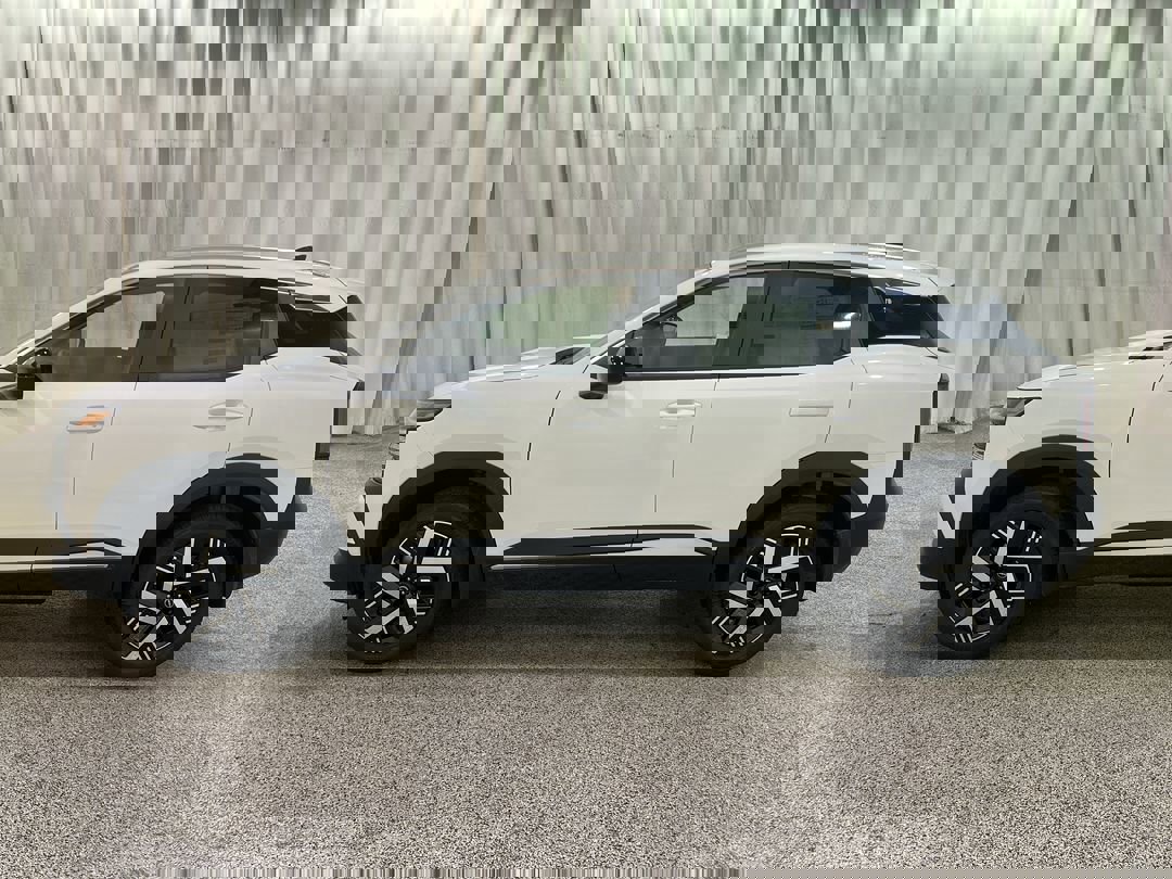 2026 Nissan Kicks SV photo 2
