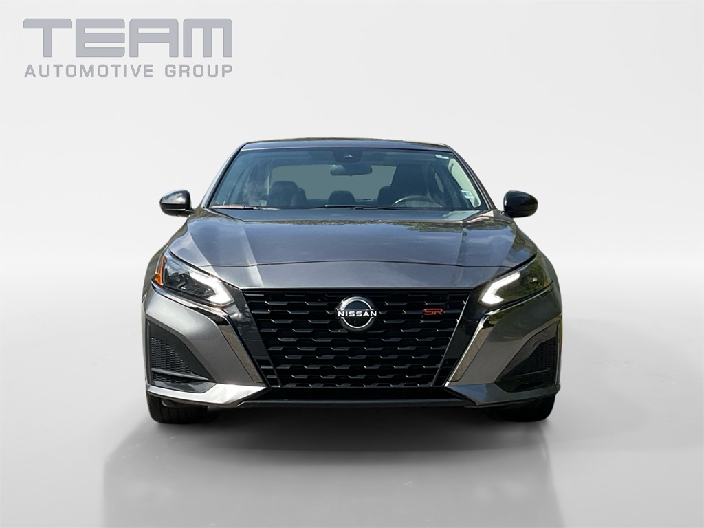 2024 Nissan Altima 2.5 SR photo 2
