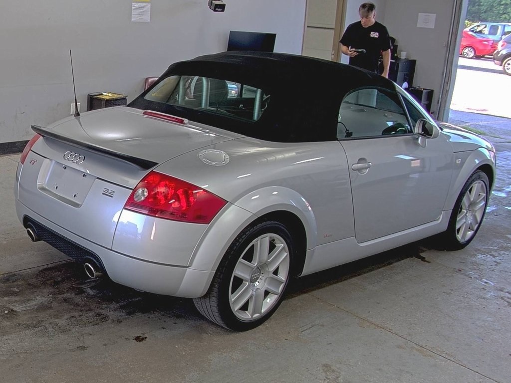 2004 Audi TT Roadster photo 8