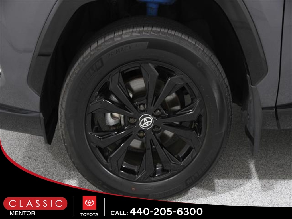 2024 Toyota RAV4 Hybrid XSE photo 3
