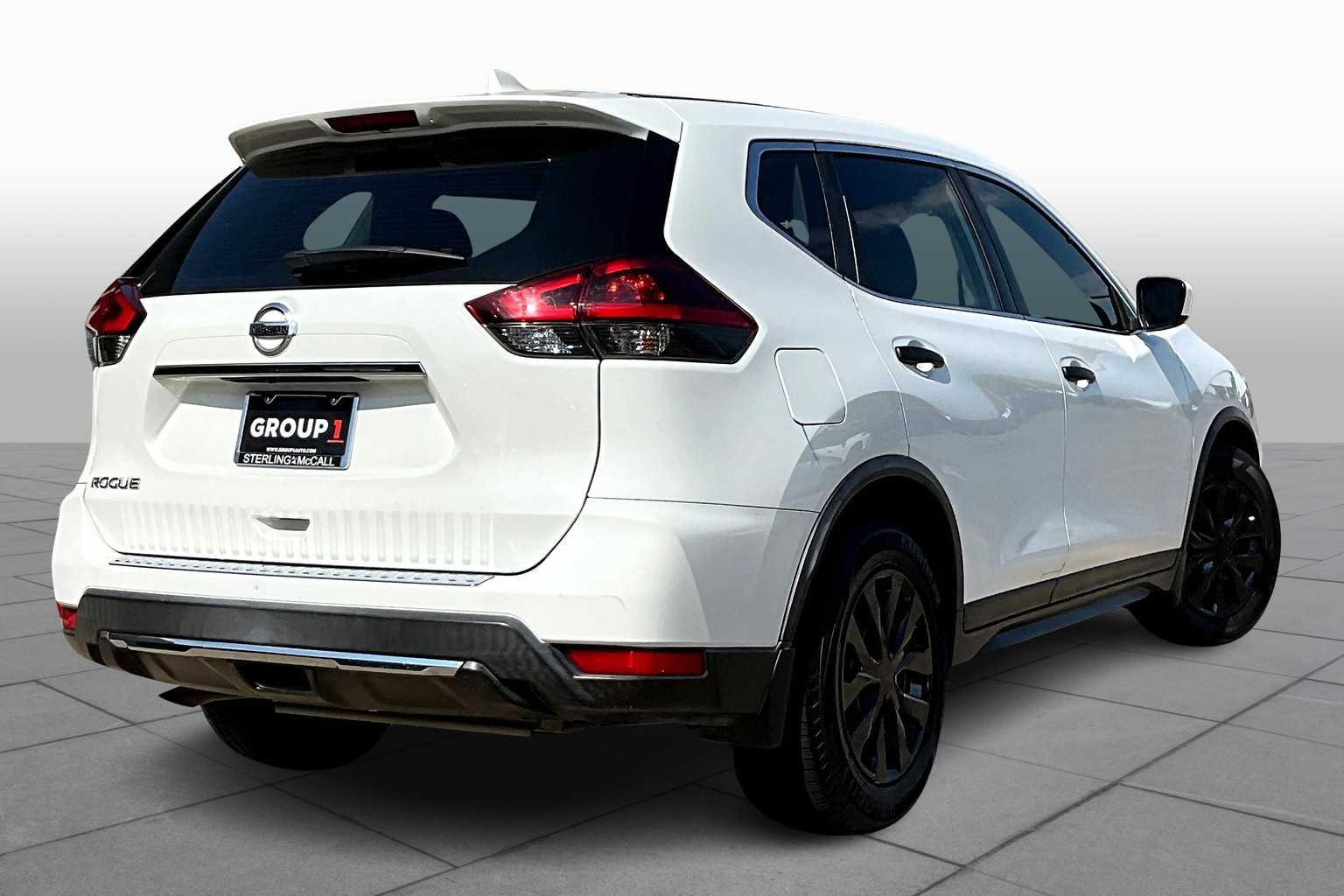 2018 Nissan Rogue S photo 11