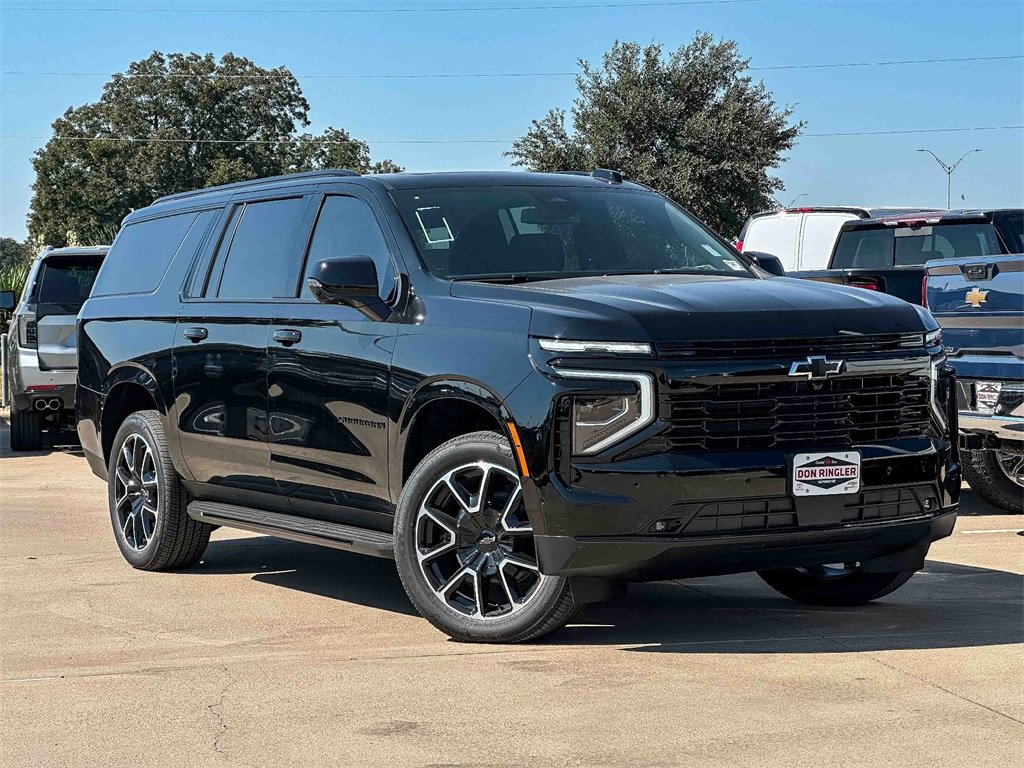 2026 Chevrolet Suburban RST photo 2