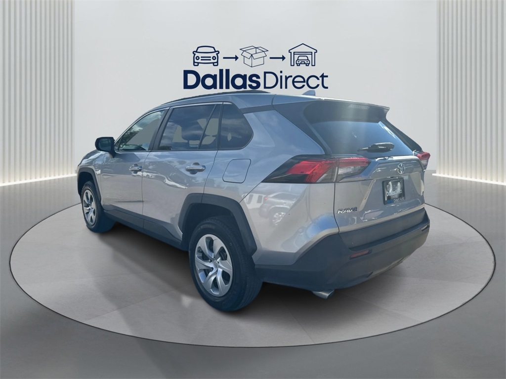 2021 Toyota RAV4 LE photo 7