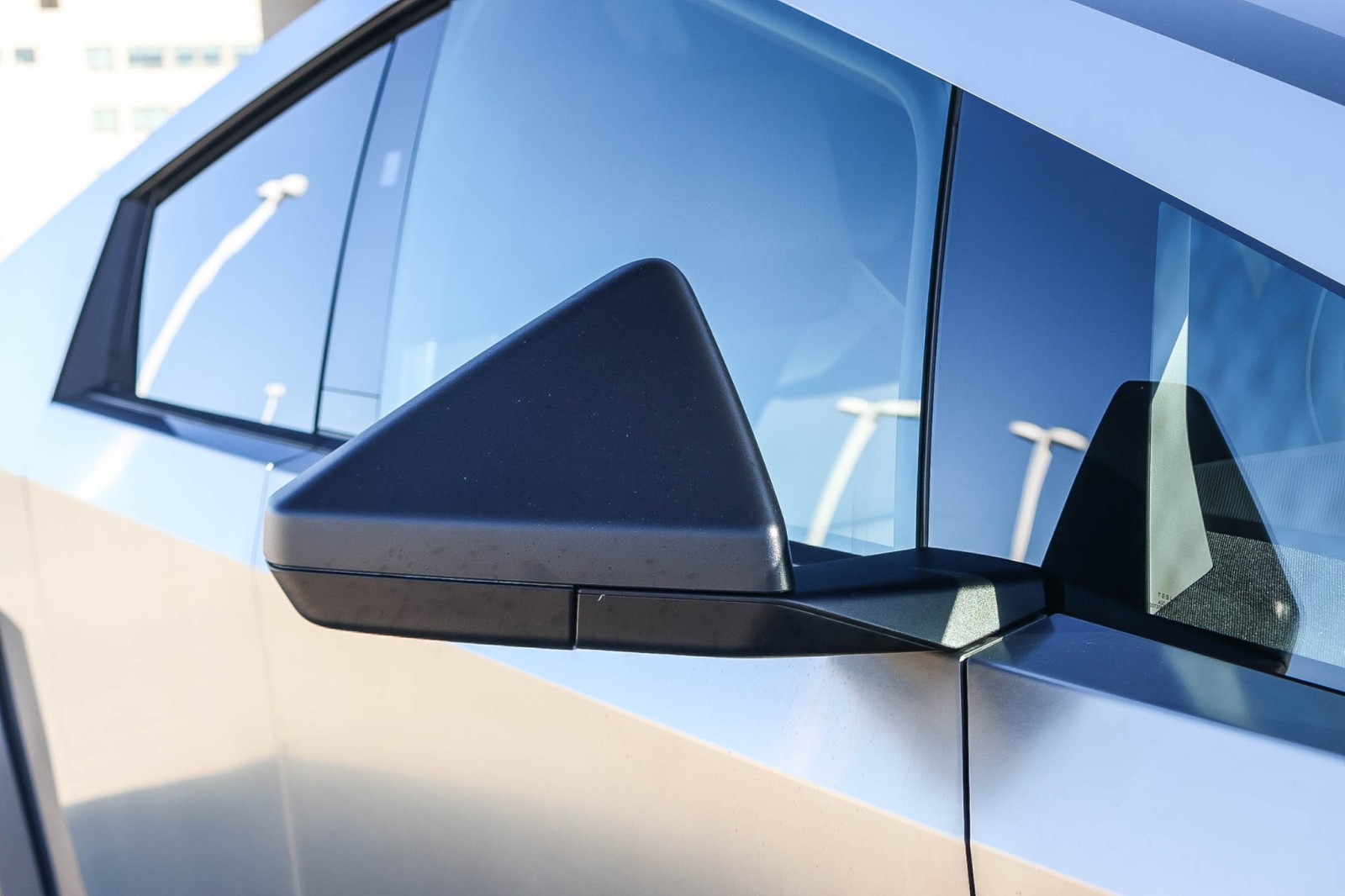 2025 Tesla Cybertruck photo 9