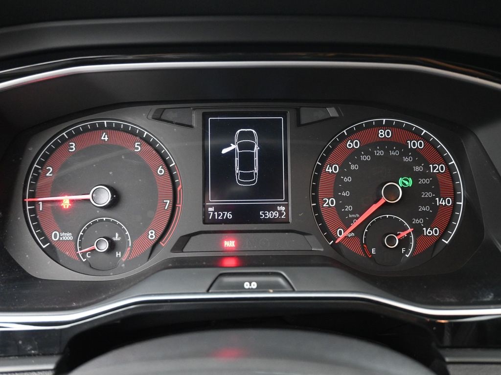 2019 Volkswagen Jetta R-Line photo 2