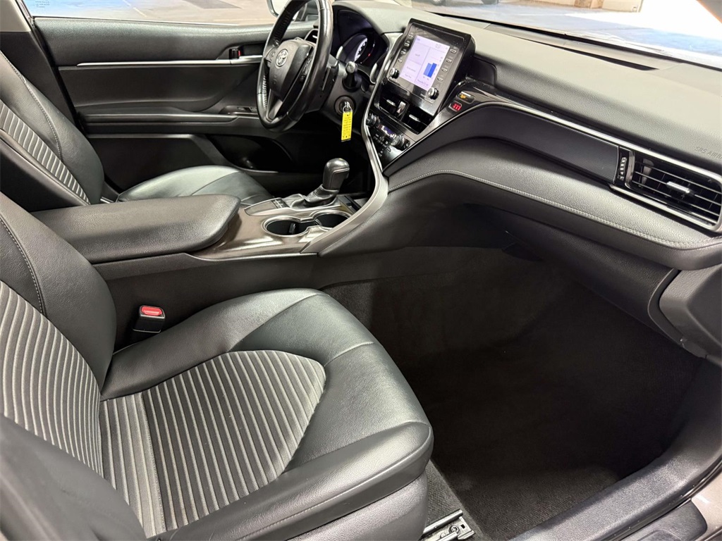 2023 Toyota Camry SE photo 27