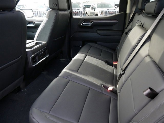 2025 Toyota RAV4 LE photo 6