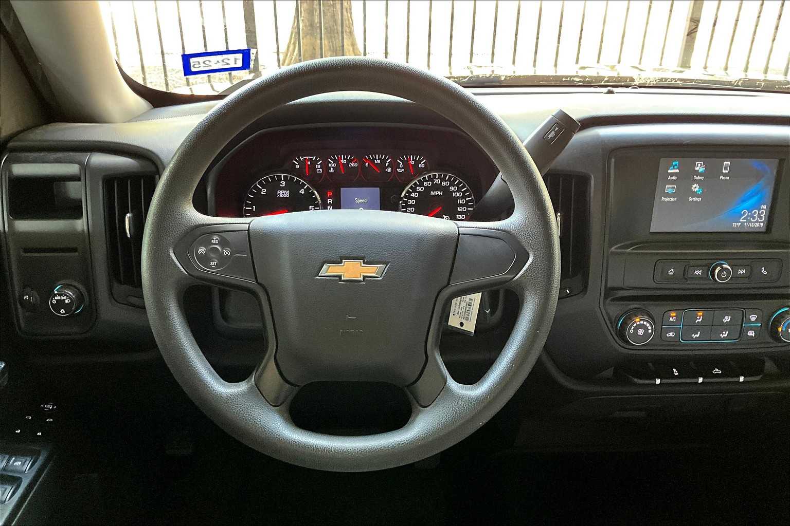 2018 Chevrolet Silverado 1500 Custom photo 5