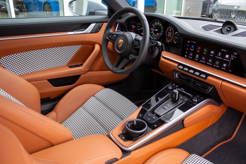 2024 Porsche 911 4S photo 13