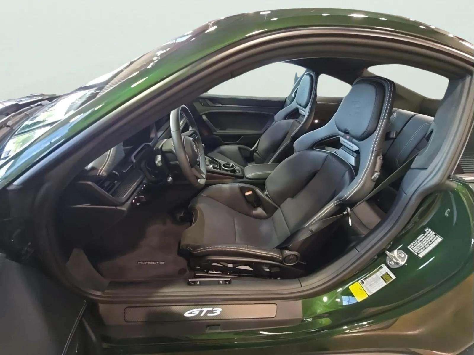2026 Porsche 911 GT3 Touring photo 5