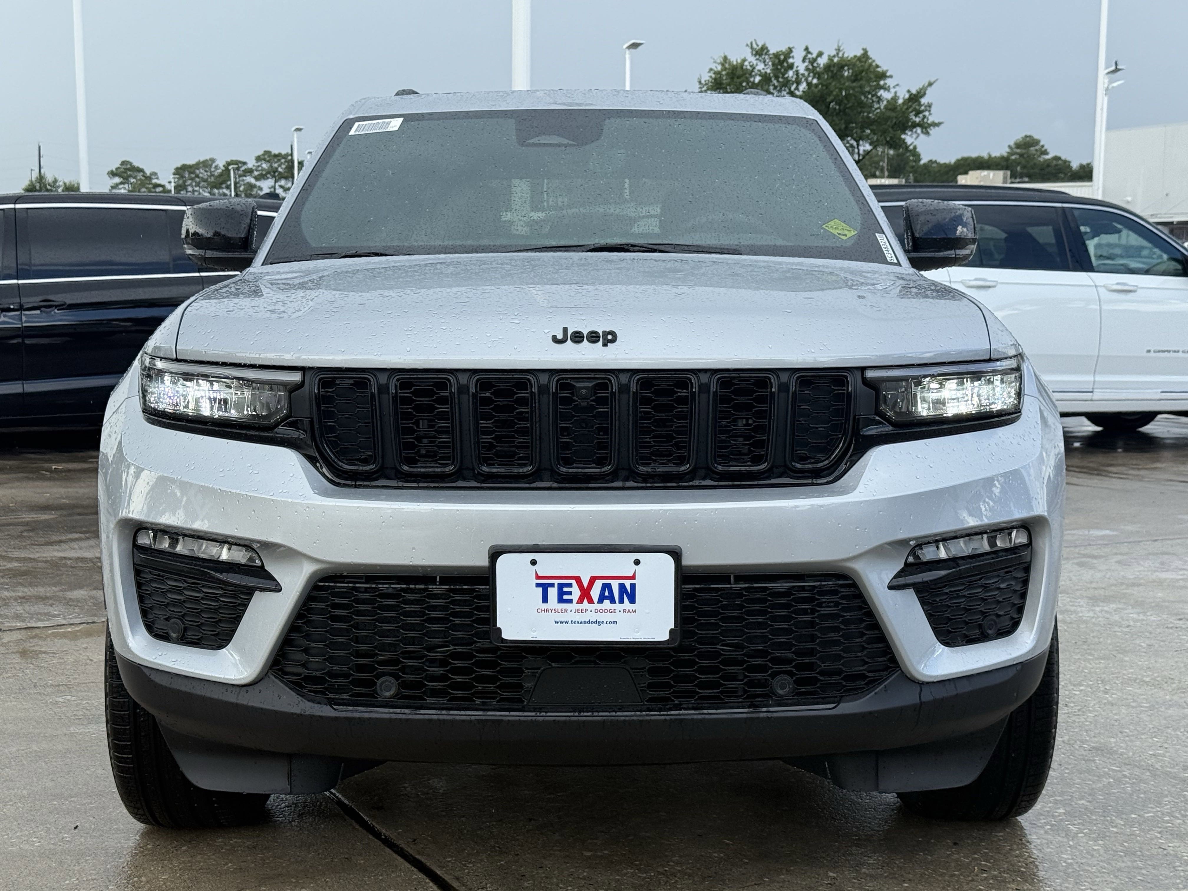 2025 Jeep Grand Cherokee Limited photo 3