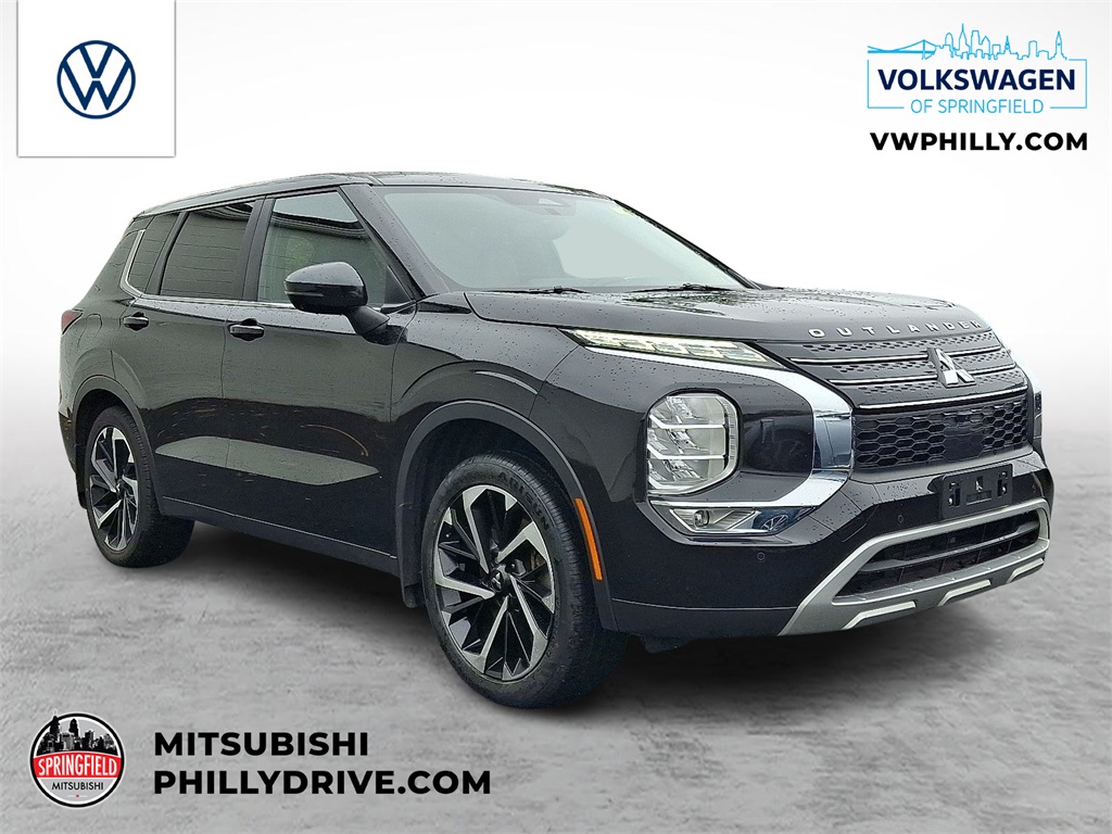 2024 Mitsubishi Outlander SE's photo