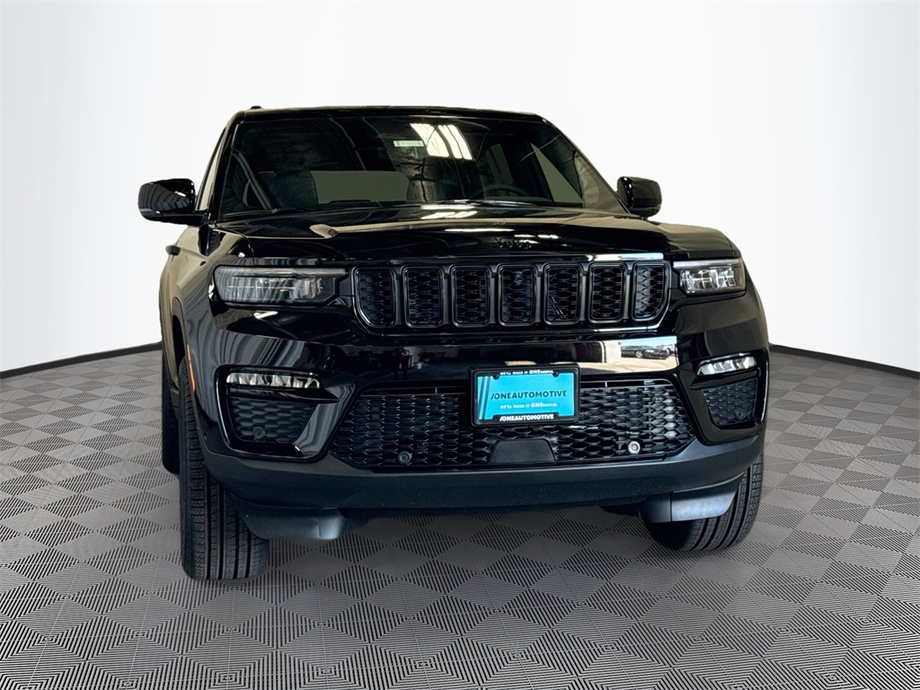 2025 Jeep Grand Cherokee Limited photo 3
