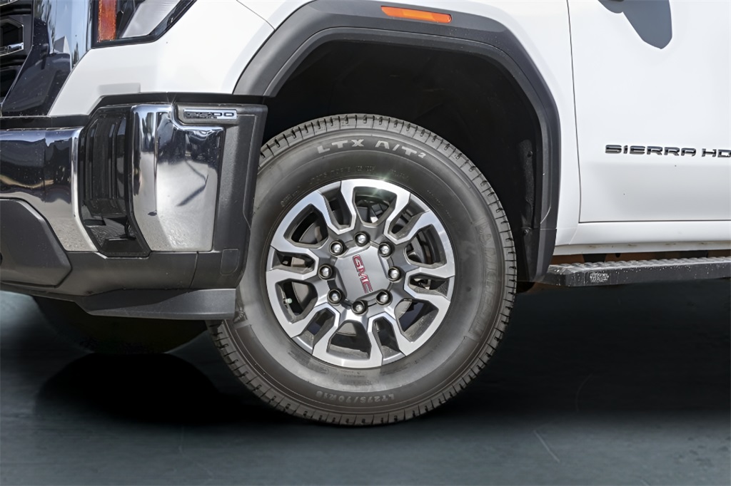 2025 Gmc Sierra 2500 HD SLE photo 3