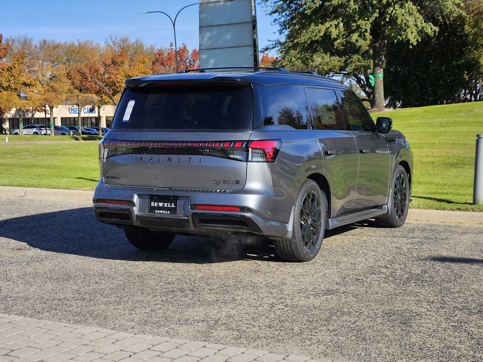 2026 Infiniti QX80 Sensory photo 3