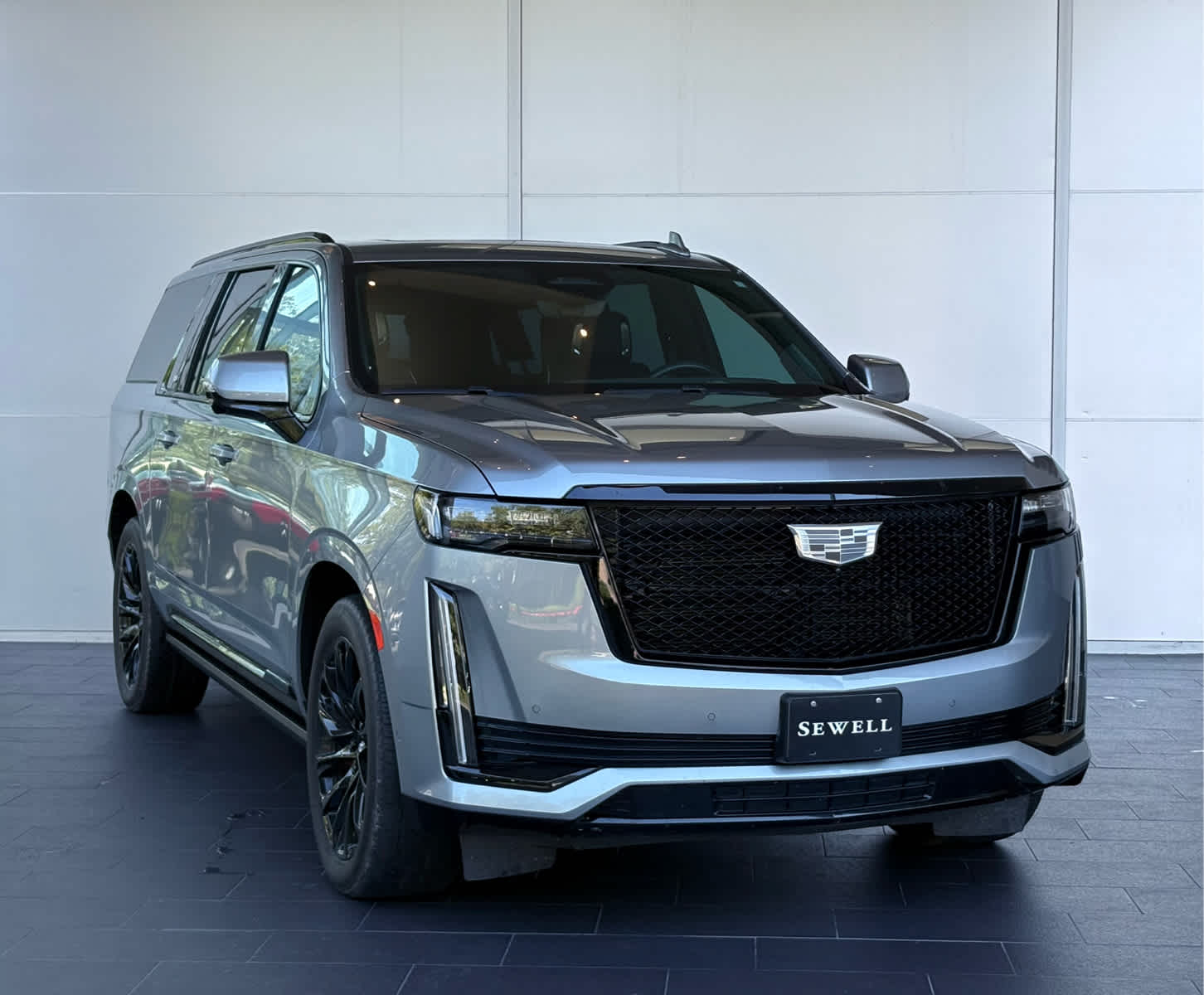 2023 Cadillac Escalade ESV Sport Platinum photo 2