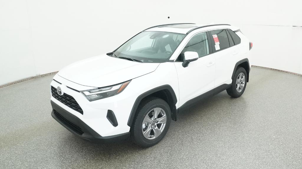 2025 Toyota RAV4 XLE's photo