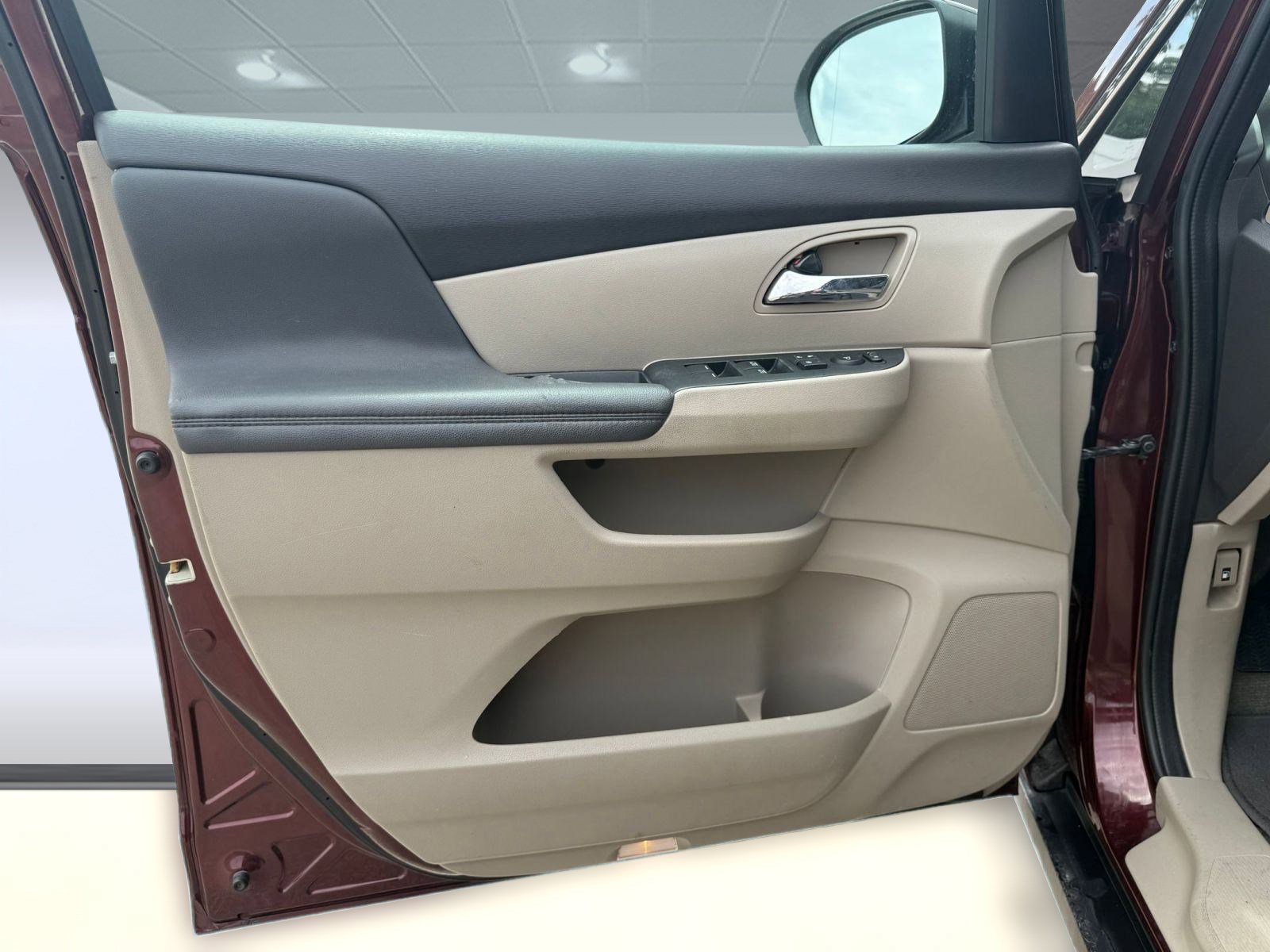 2016 Honda Odyssey EX-L photo 21