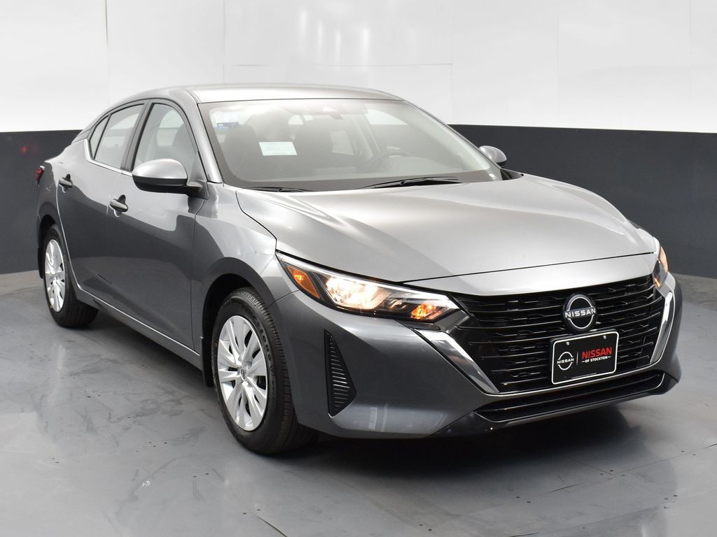 2025 Nissan Sentra S's photo
