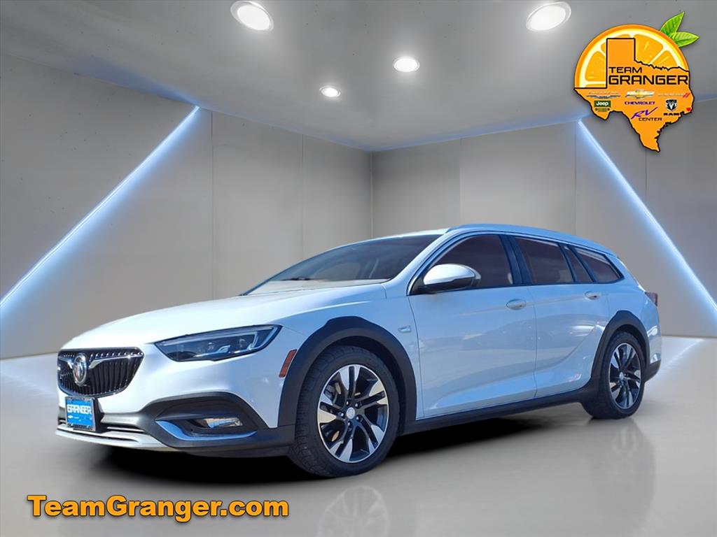 2018 Buick Regal TourX Essence photo 3