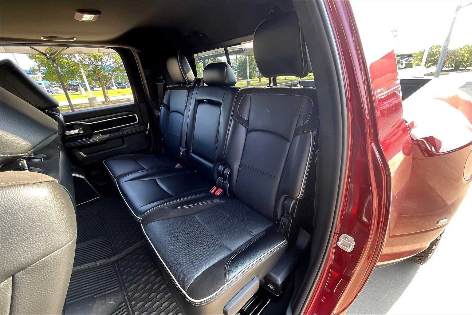 2024 Ram 3500 Laramie photo 19