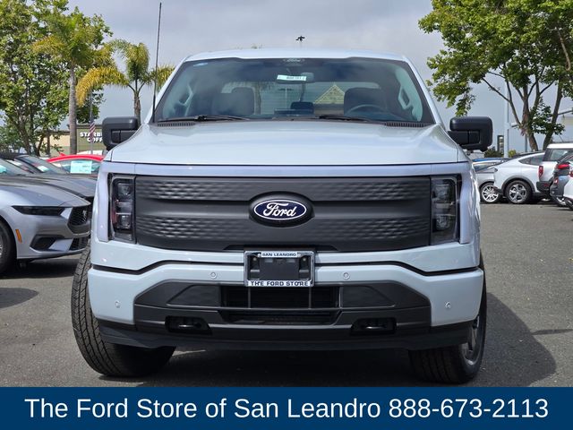 2025 Ford F-150 Lightning photo 3