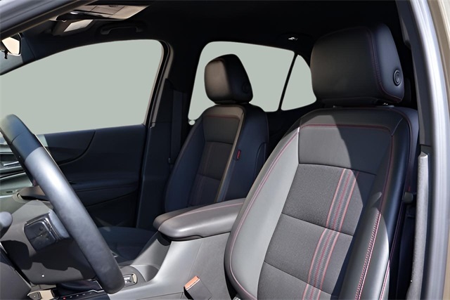 2023 Chevrolet Equinox RS photo 2