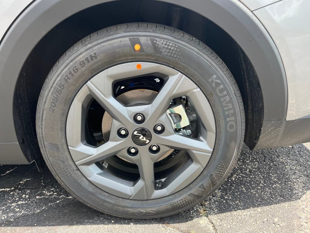2025 Kia K4 LXS photo 10