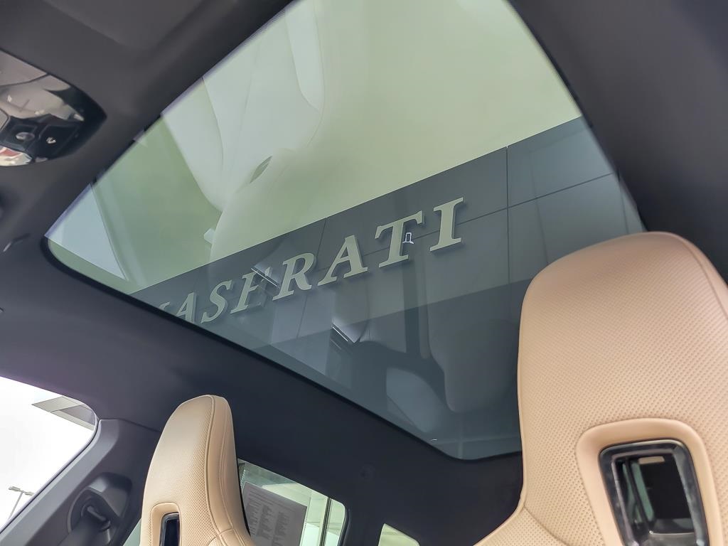 2024 BMW IX - Image 7