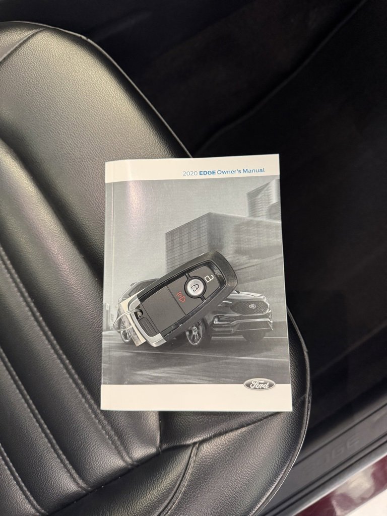 2020 Ford Edge SEL photo 28