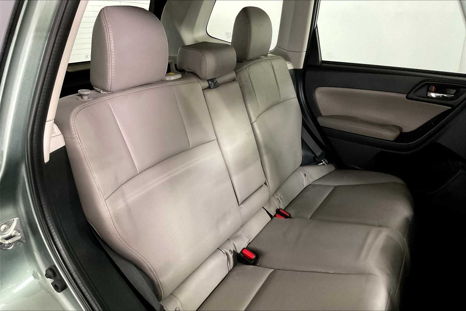 2016 Subaru Forester 2.5i Limited photo 16