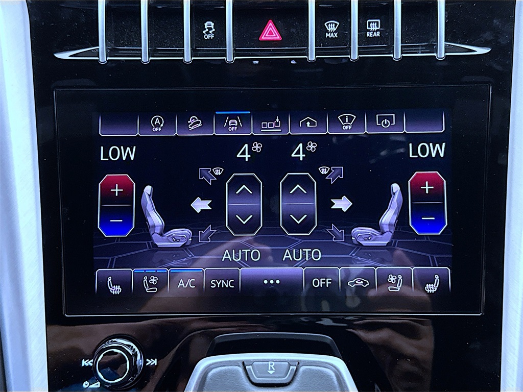 2019 Lamborghini Urus photo 15