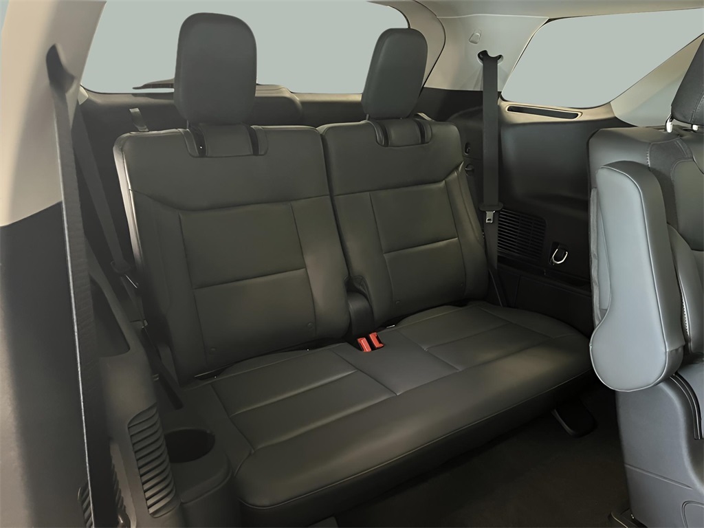 2025 Ford Explorer photo 26